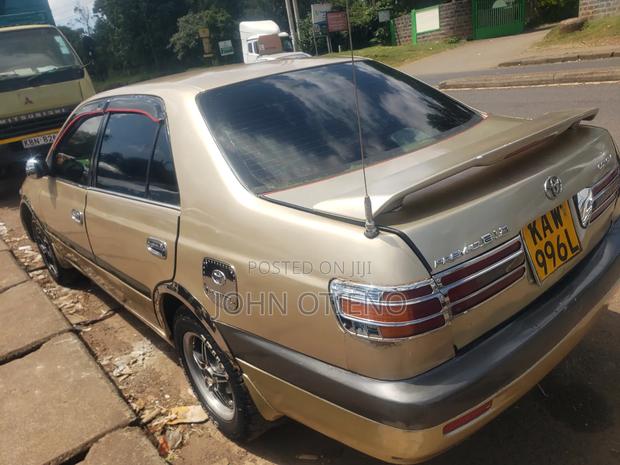Toyota Corona Premio 2000 Gold