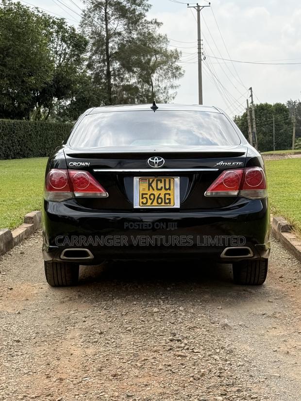 Toyota Crown 2012 Black