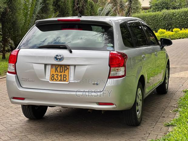 Toyota Corolla Fielder 2015 Silver