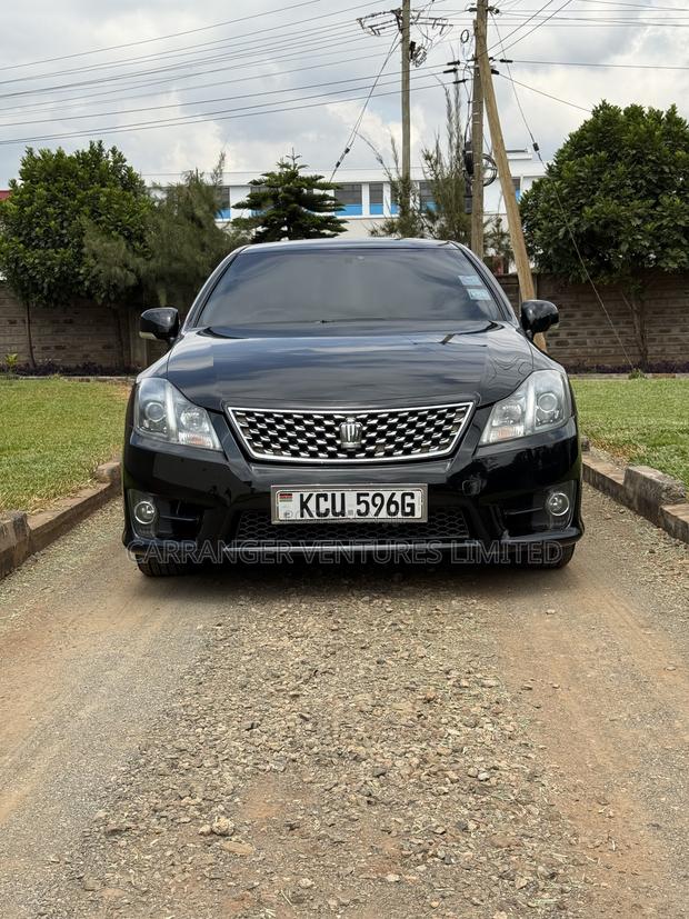 Toyota Crown 2012 Black