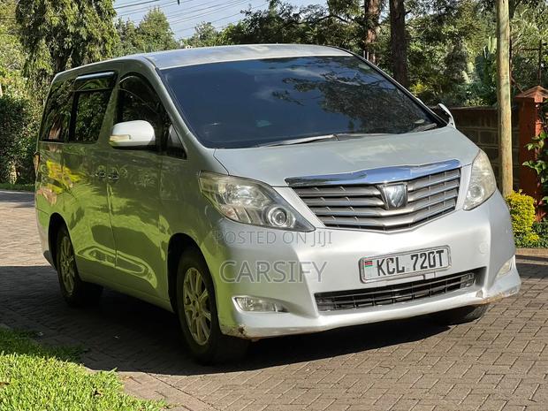 Toyota Alphard 2010 Silver