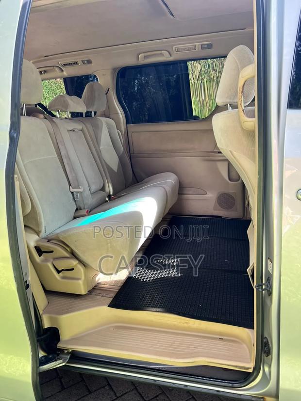 Toyota Alphard 2010 Silver