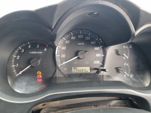 Toyota Hilux 2012 Gold