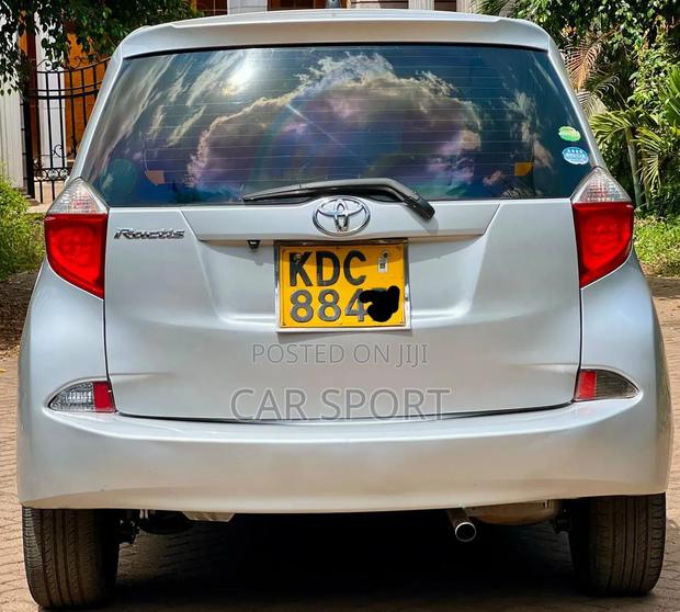 Toyota Ractis 2014 Silver