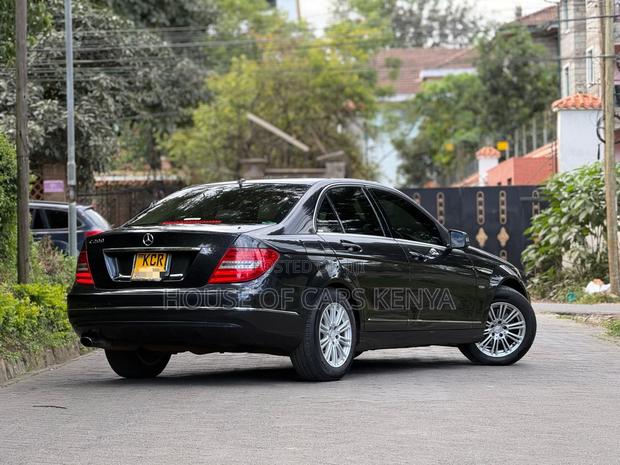 Mercedes-Benz C200 2012 Black