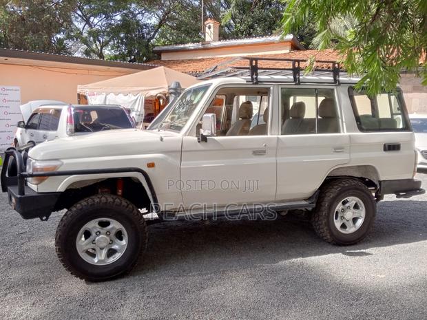 Toyota Land Cruiser Prado 2010 White