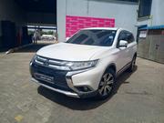 Mitsubishi Outlander 2016 White for sale