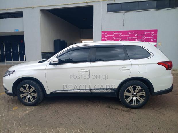 Mitsubishi Outlander 2016 White