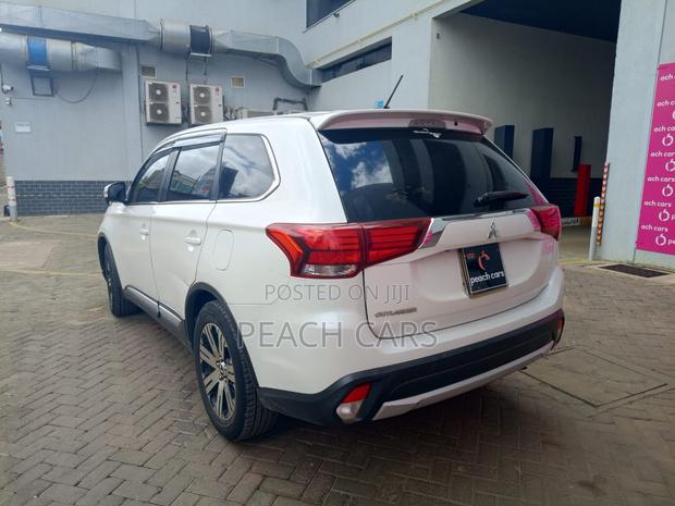 Mitsubishi Outlander 2016 White
