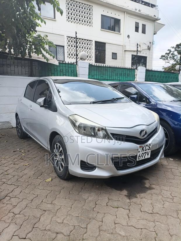 Toyota Vitz 2012 Gray
