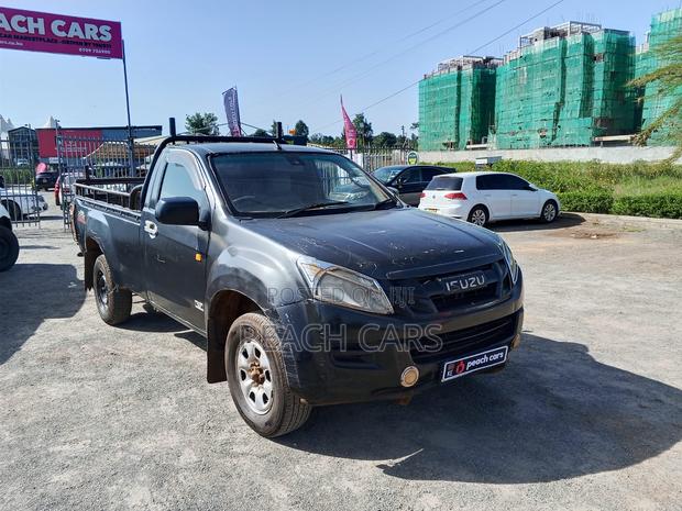 Isuzu D-MAX 2015 Black