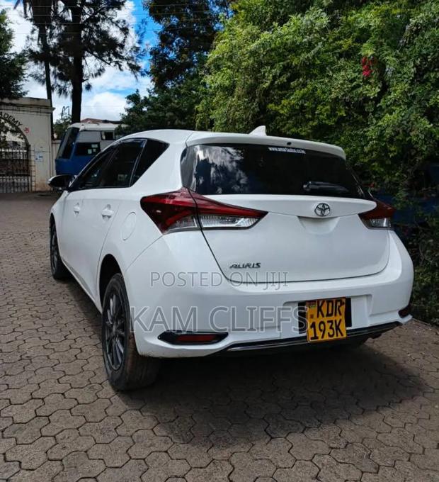 Toyota Auris 2017 Off white