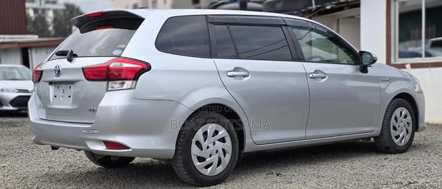 Toyota Corolla Fielder 2019 Silver