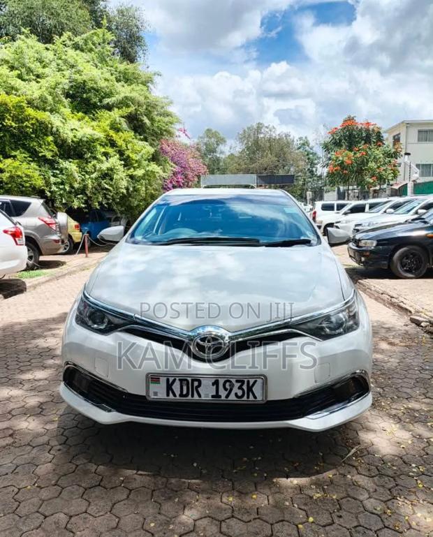 Toyota Auris 2017 Off white