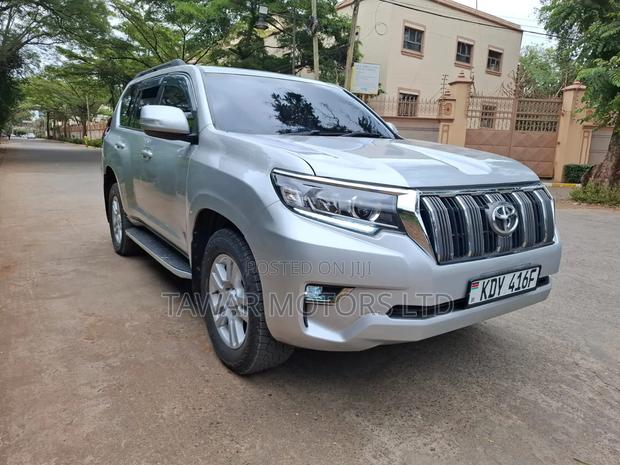 Toyota Land Cruiser Prado 2010 Silver