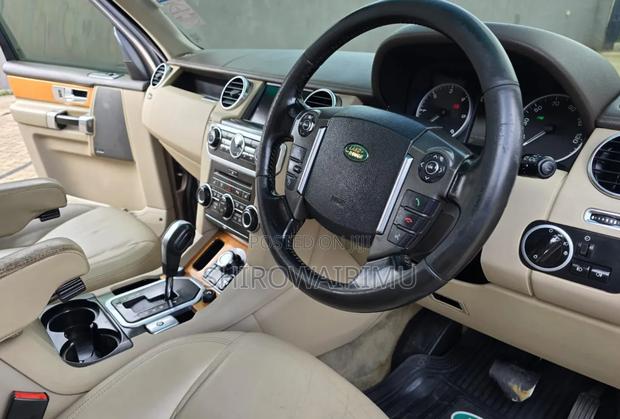 Land Rover Discovery 2010 Brown