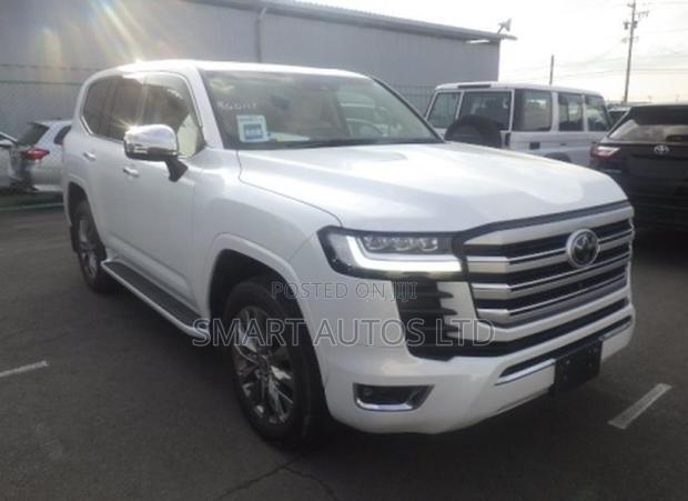 Toyota Land Cruiser 3.3 Diesel 4WD 2022 Pearl