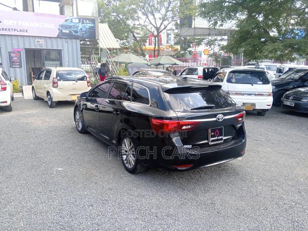 Toyota Avensis 2016 Black