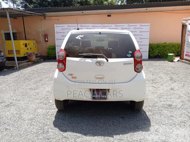 Daihatsu Boon 2012 White