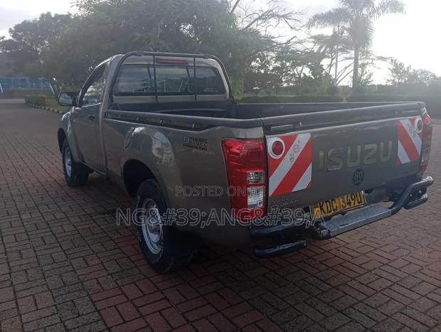 Isuzu D-MAX 2020 Gray