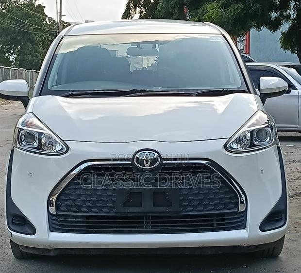Toyota Sienta 2020 White