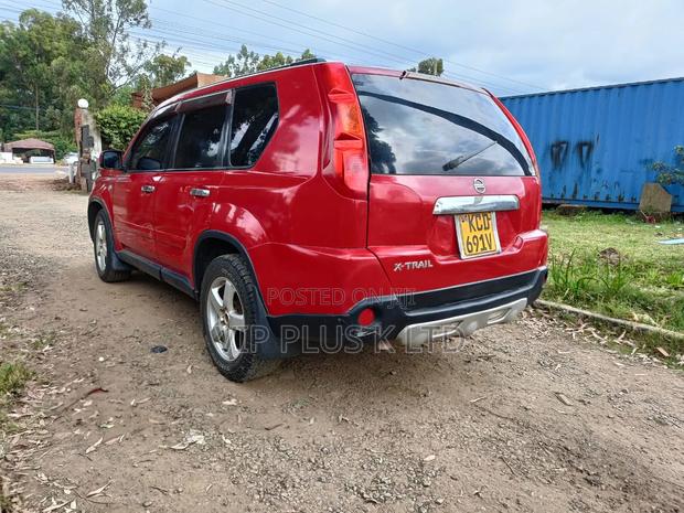Nissan X-Trail 2.0 Automatic 2008 Red