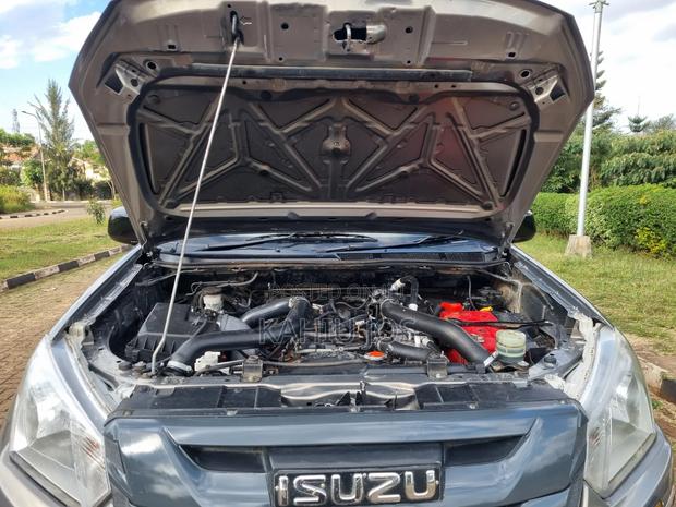 Isuzu D-MAX 2021 Gold
