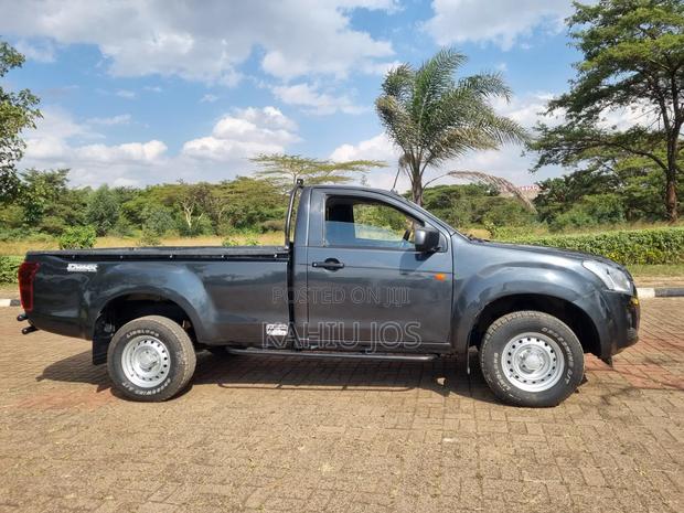 Isuzu D-MAX 2022 Gray