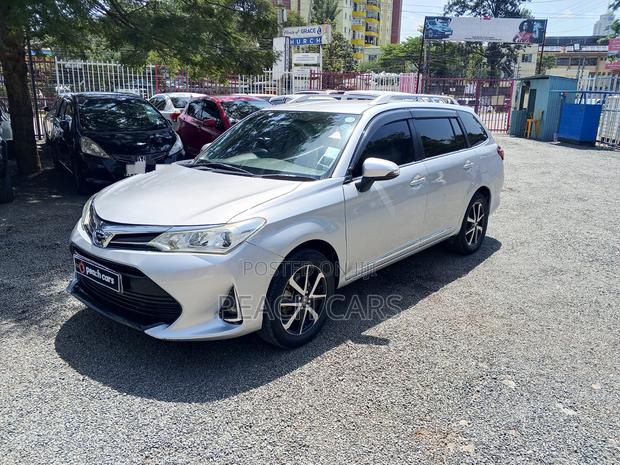 Toyota Corolla Fielder 2018 Silver