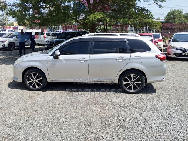 Toyota Corolla Fielder 2018 Silver