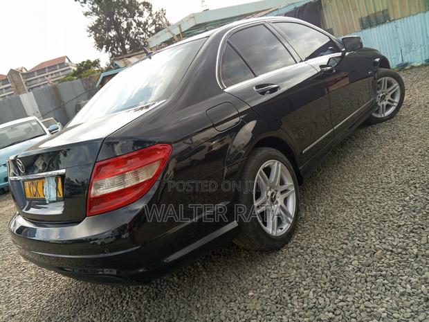 Mercedes-Benz C200 2009 Black