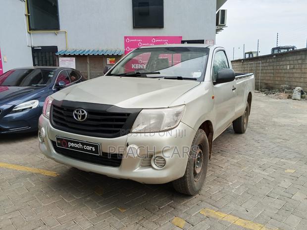 Toyota Hilux 2014 Silver