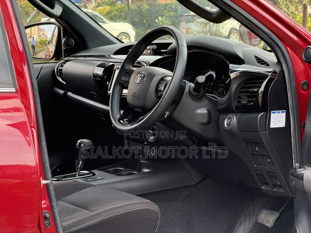 Toyota Hilux 2.4 Diesel 2020 Red