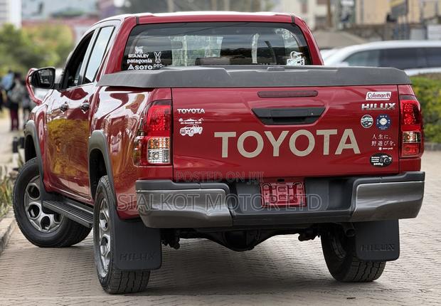 Toyota Hilux 2.4 Diesel 2020 Red