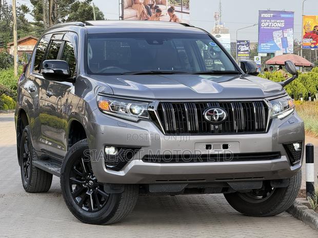 Toyota Land Cruiser Prado 2.7 2022 Gray