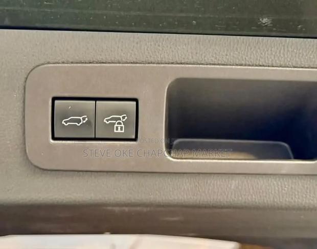 Lexus LX 2022 Green