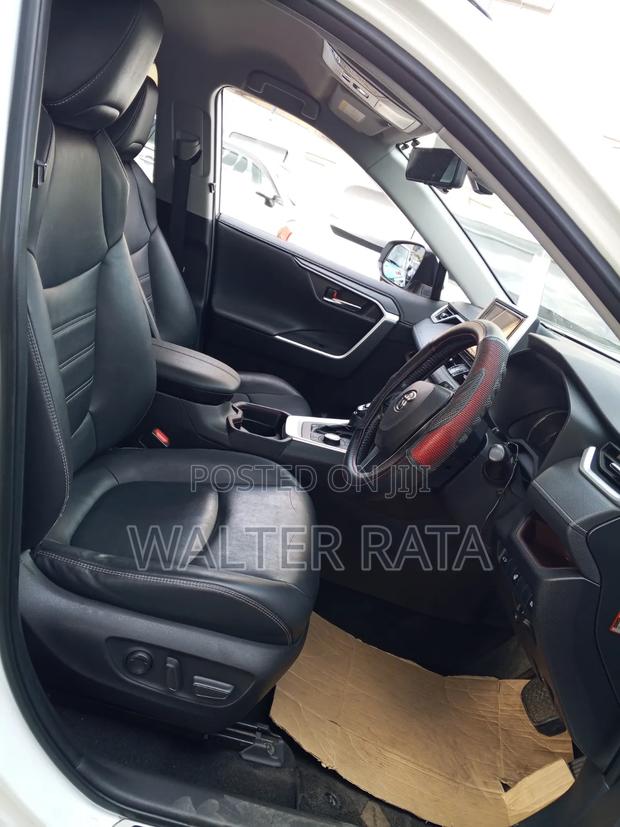Toyota RAV4 2018 White