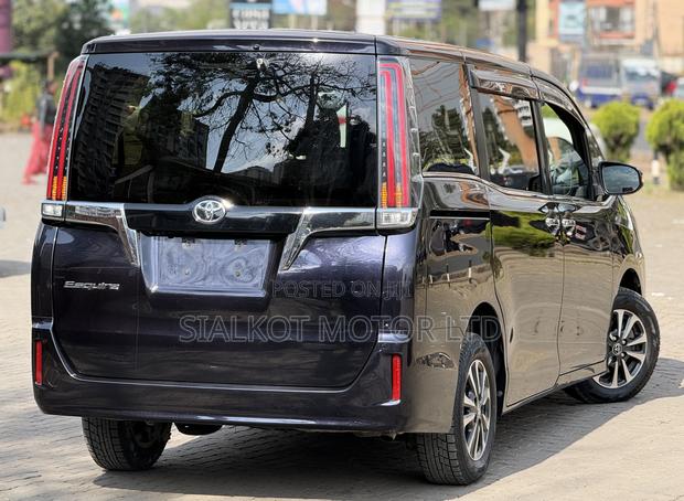 Toyota Esquire 2.0 FWD (7 seater) 2019 Purple