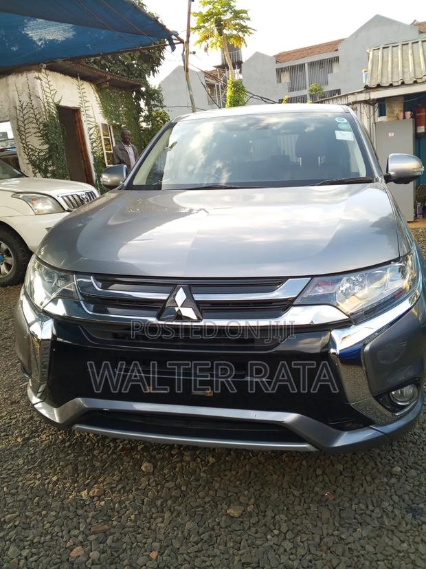 Mitsubishi Outlander 2016 Gray