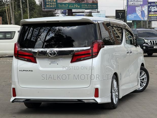 Toyota Alphard 2.5 Petrol AWD 2019 White