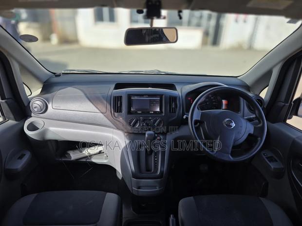 Nissan NV200 2019 Brown