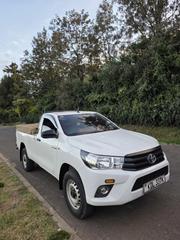Toyota Hilux 2022 White for sale
