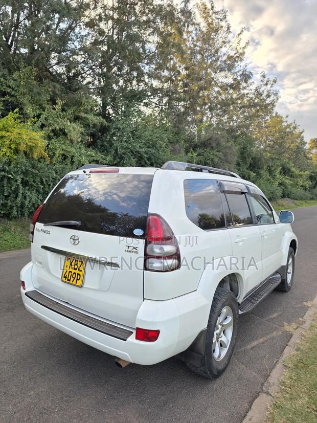 Toyota Land Cruiser Prado 2007 White
