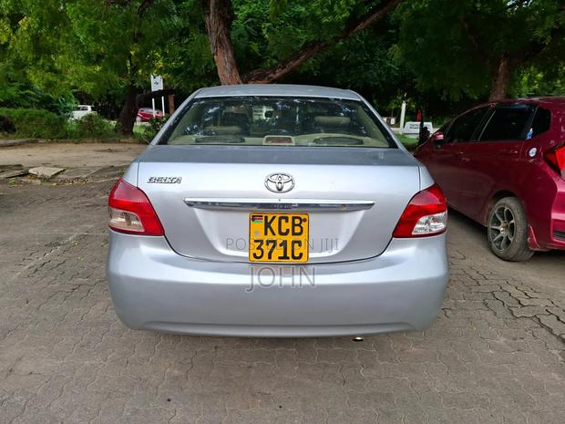 Toyota Belta 2008 Silver