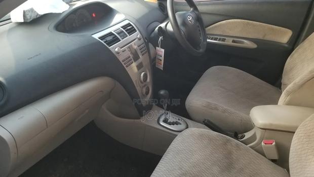 Toyota Belta 2008 Silver