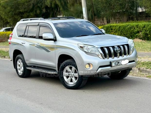 Toyota Land Cruiser Prado 2017 Silver