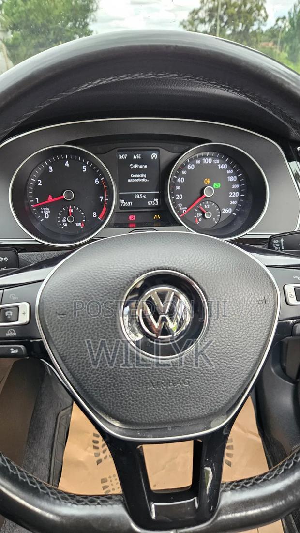 Volkswagen Passat 2016 Blue
