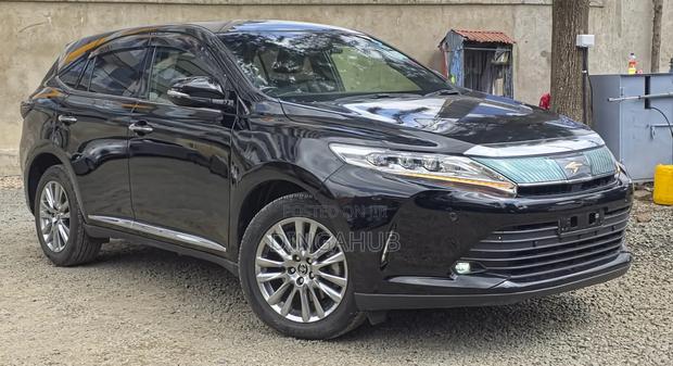 Toyota Harrier 2.0 2018 Black