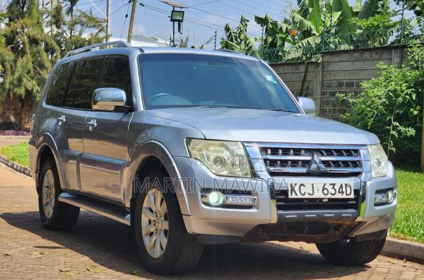 Mitsubishi Pajero 2010 Silver