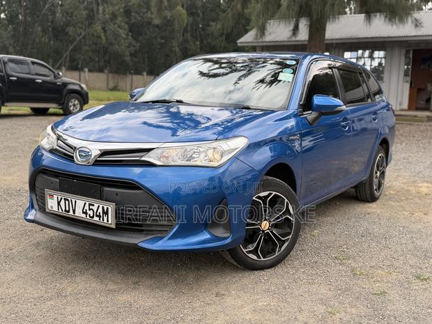 Toyota Corolla Fielder 1.5 Hybrid FWD 2018 Blue